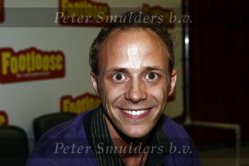 Amsterdam 1 december 2008
Eerste repetitiedag footloose in de focus studios. Roel Vente en Albert Verlinde produderen hem en in de hoofdrollen spelen Kim Lian v d Mey William Spaaij Roy Kullick Talita Angwarmasse Nadine v d Kuyp Vincent de Lusenet Jeroen Phaff en Janke Dekker.
Peter Smulders bv