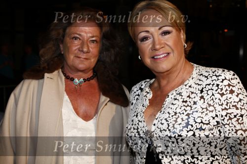 Den Haag 22 oktober 2008
Premiere Pauwen en Reigers in pathe Buitenhof. Viola Holt met een vriendin
Peter Smulders bv