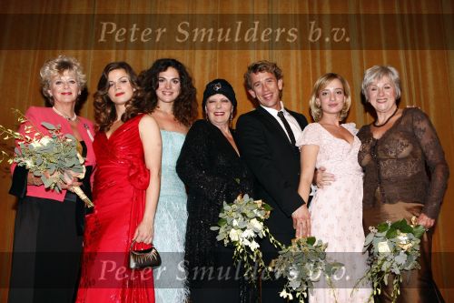 Amsterdam  13 oktober 2008
premiere  Bride flight in tuschinski.Waldemar Torenstra Karina Smulders Anna Drijver Elise Schaap Pleuni Touw Petra Laseur en Willeke v Ammelrooy
Peter Smulders bv