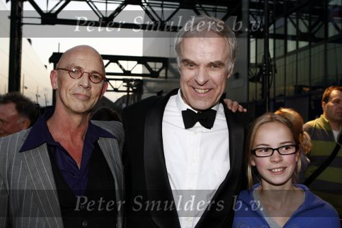 Amsterdam 6 oktober 2008
Premiere film huis Anubis in de theaterfabriek.Walter Crommelin met dochter en met collega Ton Feil
Peter Smulders bv