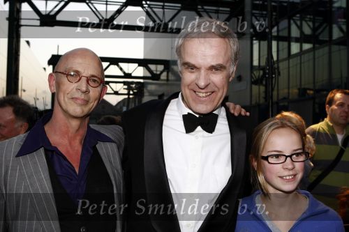 Amsterdam 6 oktober 2008
Premiere film huis Anubis in de theaterfabriek.Walter Crommelin met dochter en met collega Ton Feil
Peter Smulders bv