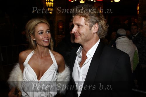 Amstedam 8 december 2008
Prmiere film Wit licht in Tuschinski. Wendy v Dijk en Erland Galjaard
Peter Smulders bv