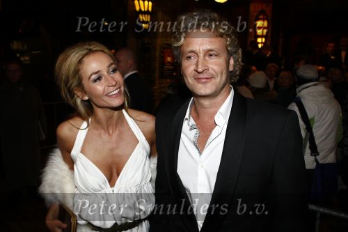 Amstedam 8 december 2008
Prmiere film Wit licht in Tuschinski. Wendy v Dijk en Erland Galjaard
Peter Smulders bv