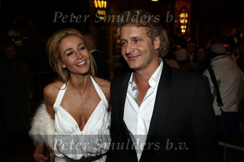 Amstedam 8 december 2008
Prmiere film Wit licht in Tuschinski. Wendy v Dijk en Erland Galjaard
Peter Smulders bv