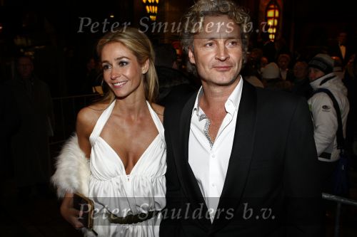 Amstedam 8 december 2008
Prmiere film Wit licht in Tuschinski. Wendy v Dijk en Erland Galjaard
Peter Smulders bv