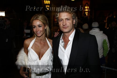 Amstedam 8 december 2008
Prmiere film Wit licht in Tuschinski. Wendy v Dijk en Erland Galjaard
Peter Smulders bv