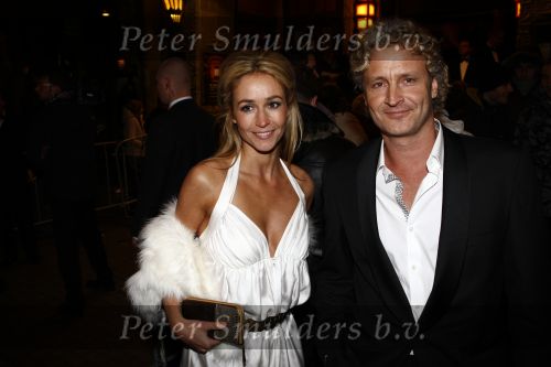 Amstedam 8 december 2008
Prmiere film Wit licht in Tuschinski. Wendy v Dijk en Erland Galjaard
Peter Smulders bv