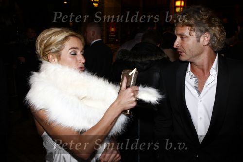 Amstedam 8 december 2008
Prmiere film Wit licht in Tuschinski. Wendy v Dijk en Erland Galjaard
Peter Smulders bv