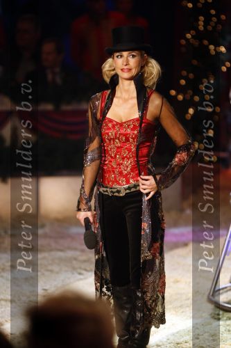 Den Bosch 19  november 2008
Kerstcircus rtl gepresenteerd door Wendy v Dijk en Beau v Erven Dorens.   
Peter Smulders bv