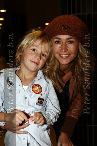 Rotterdam 30 november 2008
Het feest van Sinterklaas in ahoy .Wendy v Dijk met Sem
Peter Smulders bv