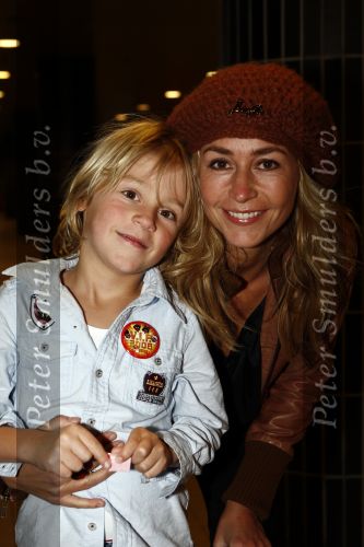 Rotterdam 30 november 2008
Het feest van Sinterklaas in ahoy .Wendy v Dijk met Sem
Peter Smulders bv