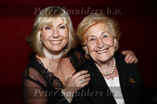 Zaandam 7 december 2008
Premiere op hoop van zegen.  Willeke en Ria Alberti
Peter Smulders bv