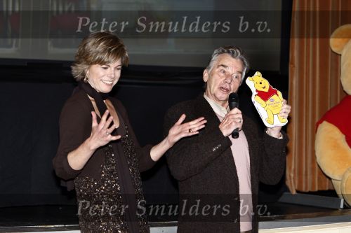 Amsterdam 25 november 2008
Prinses Laurentien ontvangt uit handen van Willem Nijholt het eerste exemplaar van het boek van Winnie de Pooh in artis.
Dieuwertje Blok presenteert het programma.
Peter Smulders bv