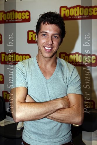 Amsterdam 1 december 2008
Eerste repetitiedag footloose in de focus studios. Roel Vente en Albert Verlinde produderen hem en in de hoofdrollen spelen Kim Lian v d Mey William Spaaij Roy Kullick Talita Angwarmasse Nadine v d Kuyp Vincent de Lusenet Jeroen Phaff en Janke Dekker.
Peter Smulders bv