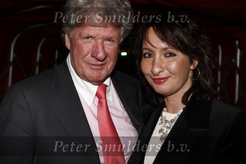 18 December 2008 Kerst/Nieuwjaarsborrel Princess
Willibrord Frequin met zijn vrouw
Foto Peter Smulders BV Eindhoven