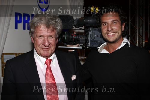 18 December 2008 Kerst/Nieuwjaarsborrel Princess
Willibrord Frequin met zijn zoon en cameraman Louis Frequin
Foto Peter Smulders BV Eindhoven