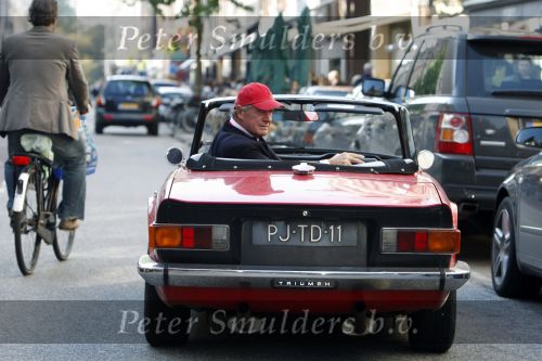 Amsterdam 6 oktober 2007
Willibrord Frequin in Triumph cabrio van 28 jaar oud op de pc hooftstraat.