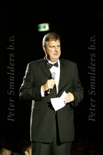 Amsterdam 7 november 2008
Duthc fashion award in de beurs van Berlage sponsored by mercedes. Winares Monique v Heistmet mercedes CEO Winfried Blum
Peter Smulders bv