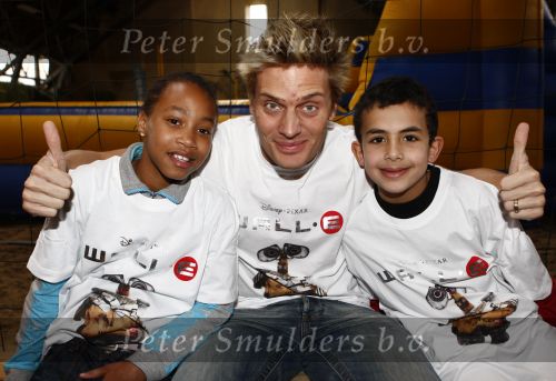 Aaslmeer, 17 December 2008
Kansarme kinderen krijgen een verwendag bij de Beach
Hoofdsponsor Disney & Wall-i, georganiseerd door de Class Company
Winston Post
Foto Peter Smulders BV