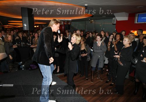 Eindhoven, 7 December 2007
Optreden in de PSV Business club van Winston Post