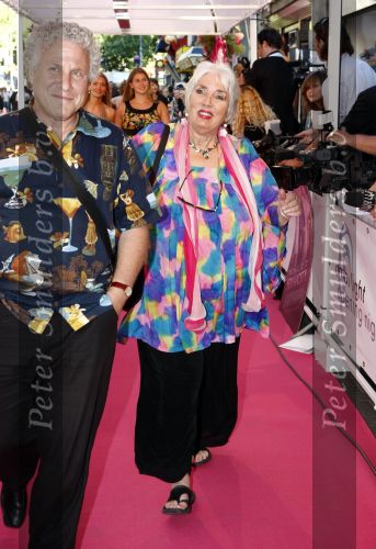 Amsterdam 10 juni 2008
Premiere Sex in the city in Tuschinski. 
Xaviera Hollander met man