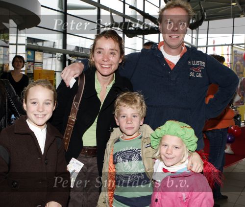 Rotterdam 25 november 2007
Premiere Feest van sinterklaas in ahoy. Yolande Adriaansens ex Prins Willem Alexander met man Kasper klinkhamer en hun kinderen