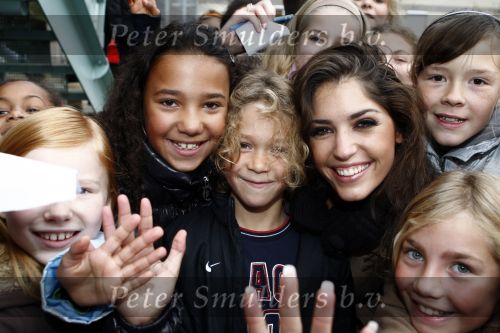 Amsterdam 5 november 2008
Yolanthe Cabau v Kasbergen op school met kinderen voor goed doel Stop kindermisbruik. Maxim en Joelle Gullit et Yolanthe
Peter Smulders bv