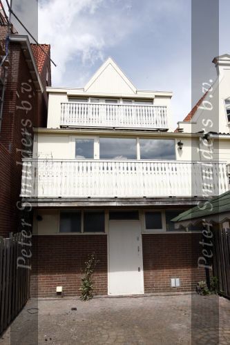 Volendam 16 juli 2008
Dit huis heeft Yolanthe Cabau v Kasbergen voor haar moeder gdekocht.