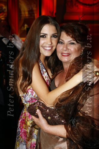 Amsterdam 24 oktober 2008
Uitreiking en gala van de televizierring 2008 in Carre. Yolanthe Cabau v Kasbergen met moeder
Peter Smulders bv