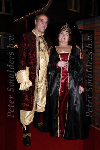 Amsterdam 21 december 2008
House warm party van Jan Smit en Yolanthe Cabau v Kasbergen. Iedereen is verkleed in kleding uit sprookjes. Moeder Yolanthe met man
Peter Smulders bv