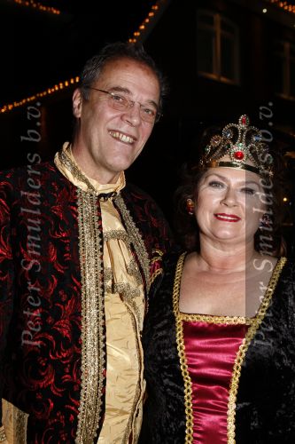 Amsterdam 21 december 2008
House warm party van Jan Smit en Yolanthe Cabau v Kasbergen. Iedereen is verkleed in kleding uit sprookjes. Moeder Yolanthe met man
Peter Smulders bv