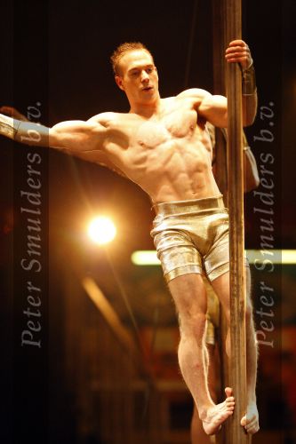Amsterdam 17 december 2007
Tros Kerstcircus bij afrika afrika . Yuri v Gelder Daniel Boissevain Tygo Gernandt en Haukes
Peter Smulders bv
