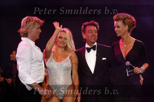 Amsterdam 11 december 2008
Openings en VIP avond van de Miljonairsfair in de Rai. 
Hans Klok met Pamela Anderson en Yves Gijrath