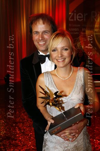 Amsterdam 24 oktober 2008
Uitreiking en gala van de televizierring 2008 in Carre.Yvonne Jaspers met man
Peter Smulders bv