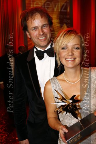Amsterdam 24 oktober 2008
Uitreiking en gala van de televizierring 2008 in Carre.Yvonne Jaspers met man
Peter Smulders bv