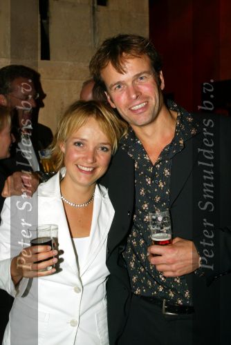 Hilversum 25 september 2003
Uitreiking van de gouden beelden in studio 21
yvon Jaspers met vriend