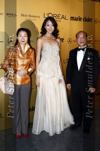 Amsterdam 13 november 2008
Prix de la mode in het stedelijk museum. Mis world Zilin Zhang
Peter Smulders bv