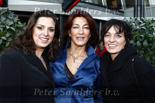 Zaandam 7 december 2008
Premiere op hoop van zegen. Carla Cramer met dochters Ben Cramer
Peter Smulders bv