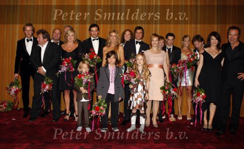 Amsterdam 7 oktober 2007
Premiere alles is liefde in Tuschinski. cast met oa Vigo Waas Wendy v Dijk Paul de Leeuw Daan Schuurmans Michiel Romeyn Chantal janzen Thomas Acda Kim v Kooten Peter Paul Muller Jeroen Spitsenberger Valerio e.a.