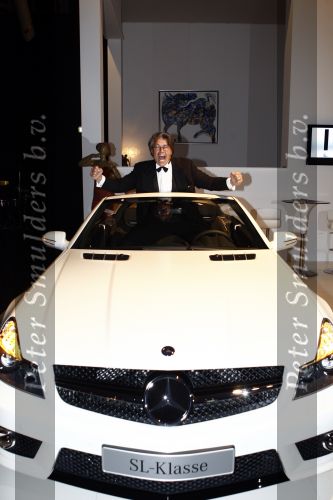 Amsterdam 11 december 2008
Openings en VIP avond van de Miljonairsfair in de Rai. Emile Ratelband in Mercedes sl cabrio
Peter Smulders bv