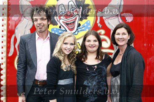 Amsterdam 22 juli 2008
Premiere Circus Renz. jan Douwe Kroeske met zijn vrouw en kinderen
Peter Smulders bv