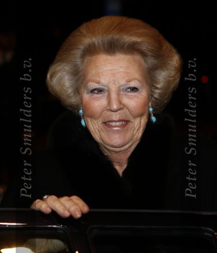 Amsterdam 3 december 2008
Prins Claus prijzen in het ij theater. Aanwezig zijn Koningin Beatrix , Prinses Maxima in tijger print outfit Prins Willem Alexander Mabel Wisse Smit Prins Friso en Prinses Laurentien en Prins Constantijn.
Peter Smulders bv