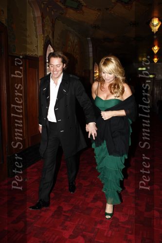 Amstedam 8 december 2008
Prmiere film Wit licht in Tuschinski. Linda de Mol en Jeroen Rietbergen
Peter Smulders bv