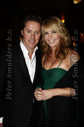 Amstedam 8 december 2008
Prmiere film Wit licht in Tuschinski. Linda de Mol en Jeroen Rietbergen
Peter Smulders bv