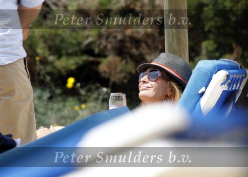 Ibiza 2 mei 2010
Marco Borsato met Leontine Borsato Luca Jada Senna en moeder Mary Borsato op vakantie op ibiza.
Peter Smulders bv