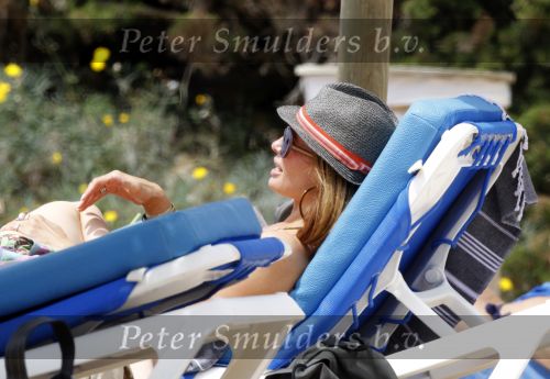 Ibiza 2 mei 2010
Leontine Borsato op vakantie in Ibiza
Peter Smulders bv