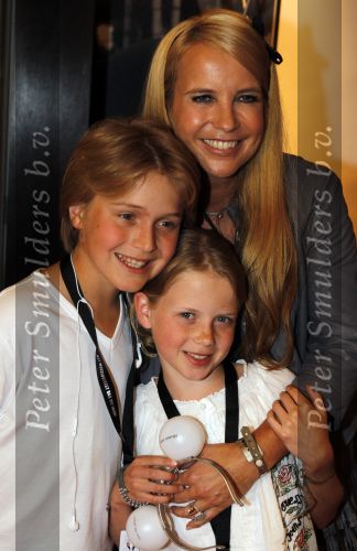 Amsterdam 22 mei 2010
Toppers in de arena met Rene Froger Gerard Joling Jeroen v d Boom en Gordon. Linda de Mol met kinderen Julian en Noah
Peter Smulders bv