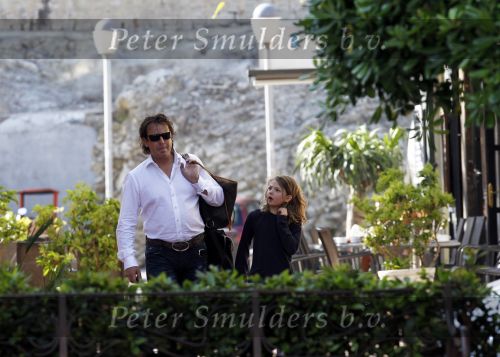 Ibiza 2 mei 2010
Marco Borsato met Leontien Luca Jada Senna en moeder Mary Borsato op vakantie op ibiza.
Peter Smulders bv