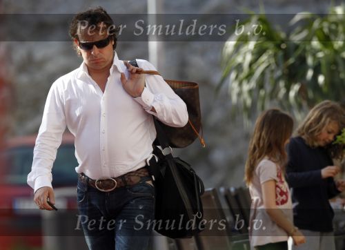 Ibiza 2 mei 2010
Marco Borsato met Leontien Luca Jada Senna en moeder Mary Borsato op vakantie op ibiza.
Peter Smulders bv