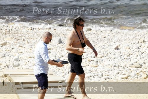 Ibiza 2 mei 2010
Marco Borsato met Leontien Luca Jada Senna en moeder Mary Borsato op vakantie op ibiza.
Peter Smulders bv